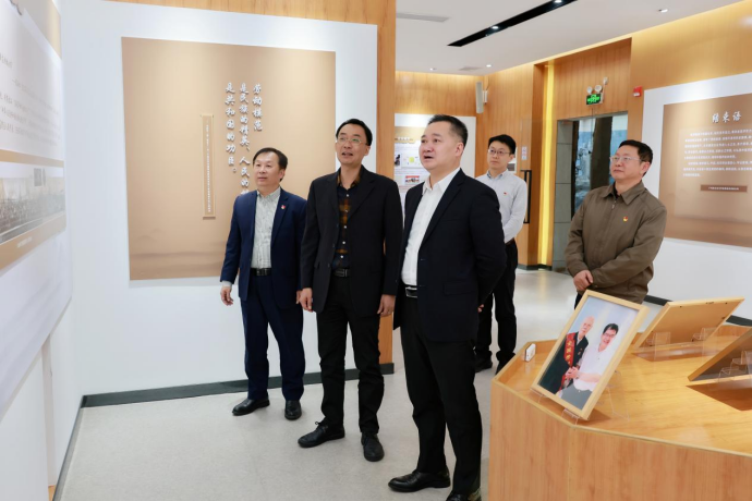 廣藥集團(tuán)黨委書記、董事長(zhǎng)李小軍到白云山光華公司調(diào)研
