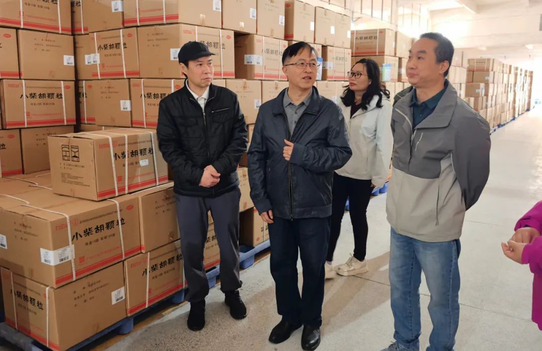 情暖藥包 平安護航——白云山光華公司開展藥包廠區(qū)綜合檢查與慰問活動
